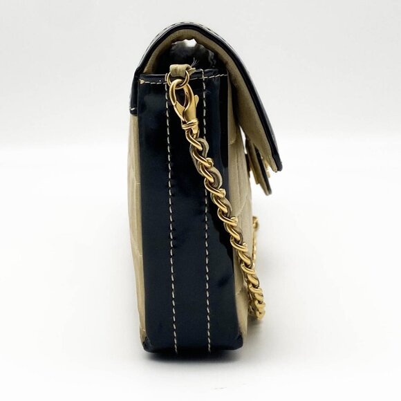 Authentic CHANEL CC Lambskin Patent Chocolate Bar Flap Bag Chain Beige Black - Picture 2 of 14